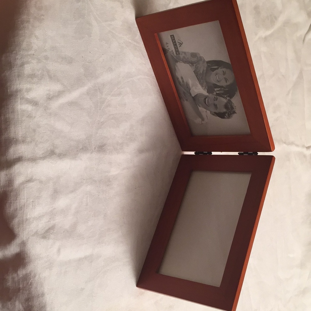 Twin picture frame